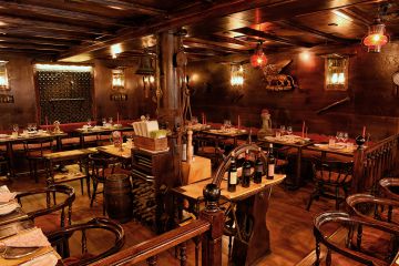 Sala storica ristorante La Caravella